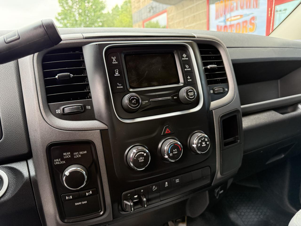RAM 2500 Tradesman Crew Cab SWB 4WD 2018