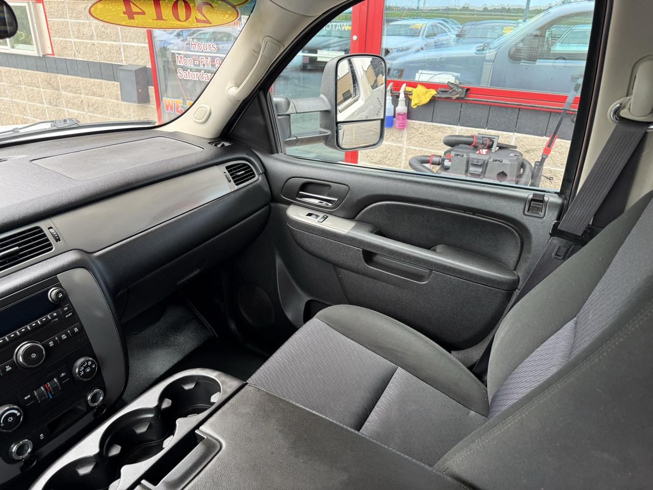 Chevrolet Suburban FL 1500 4WD 2014