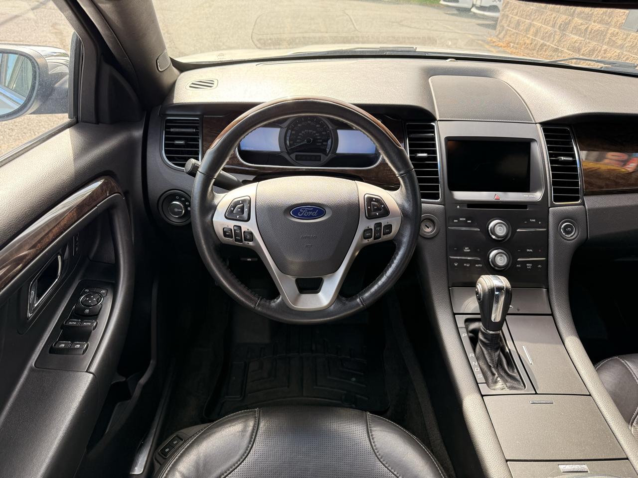 Ford Taurus Limited FWD 2013