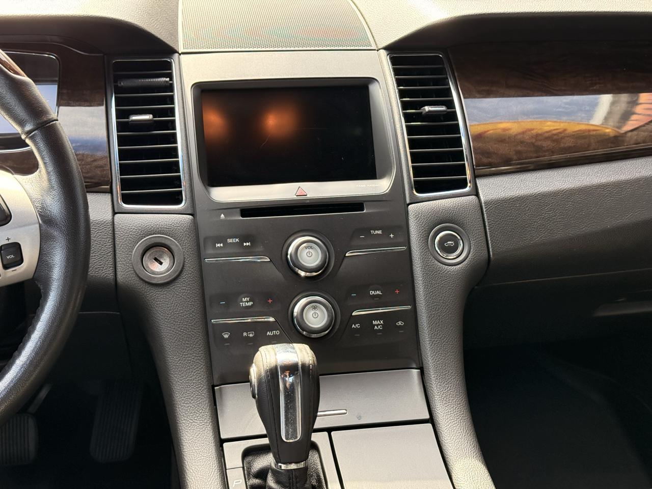 Ford Taurus Limited FWD 2013