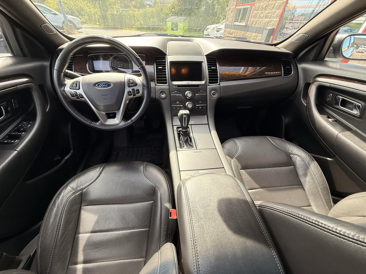 Ford Taurus Limited FWD 2013