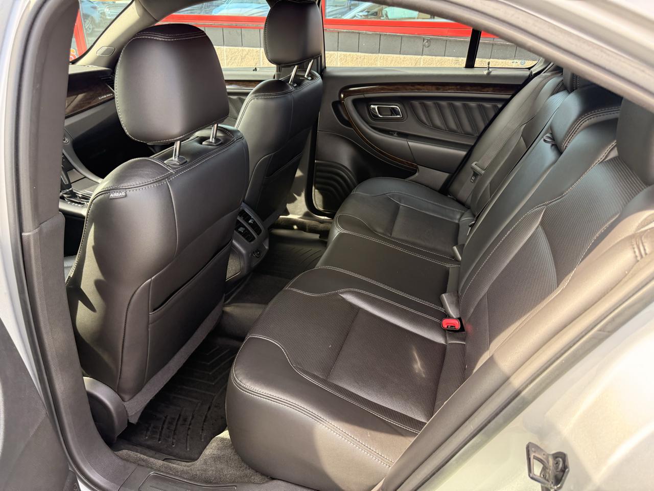Ford Taurus Limited FWD 2013