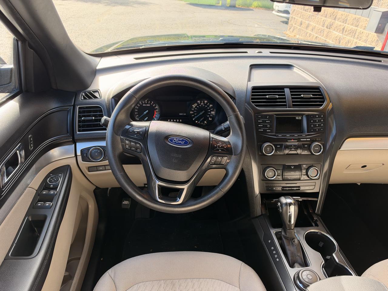 Ford Explorer Base 4WD 2018