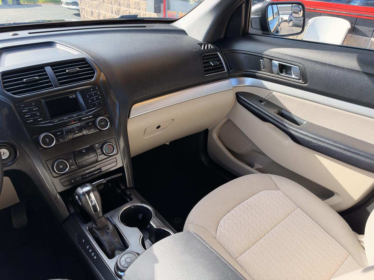 Ford Explorer Base 4WD 2018