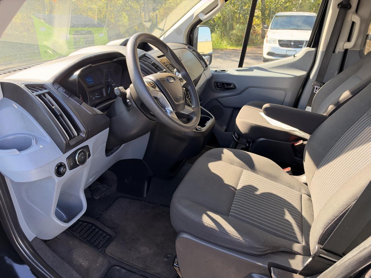 Ford Transit 350 Wagon Low Roof XLT 60/40 Pass. 148-in. WB 2018