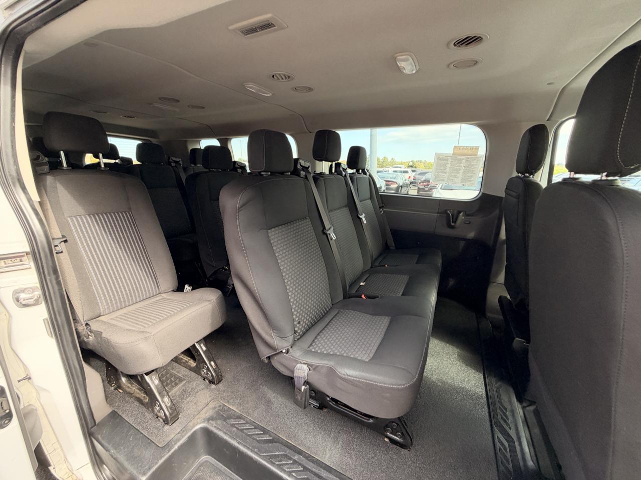 Ford Transit 350 Wagon Low Roof XL w/Sliding Pass. 148-in. WB 2020