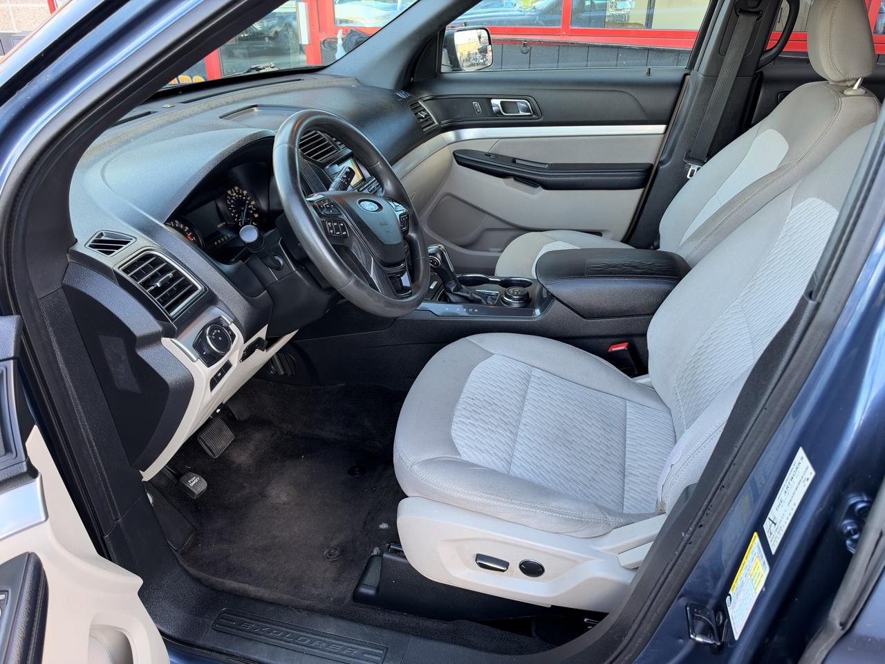 Ford Explorer Base 4WD 2018