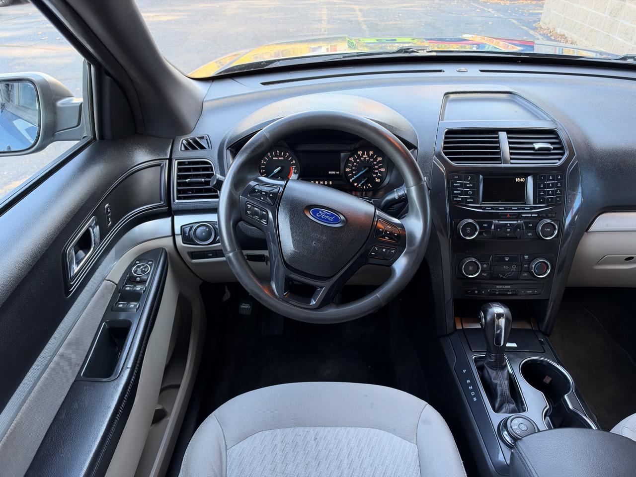 Ford Explorer Base 4WD 2018
