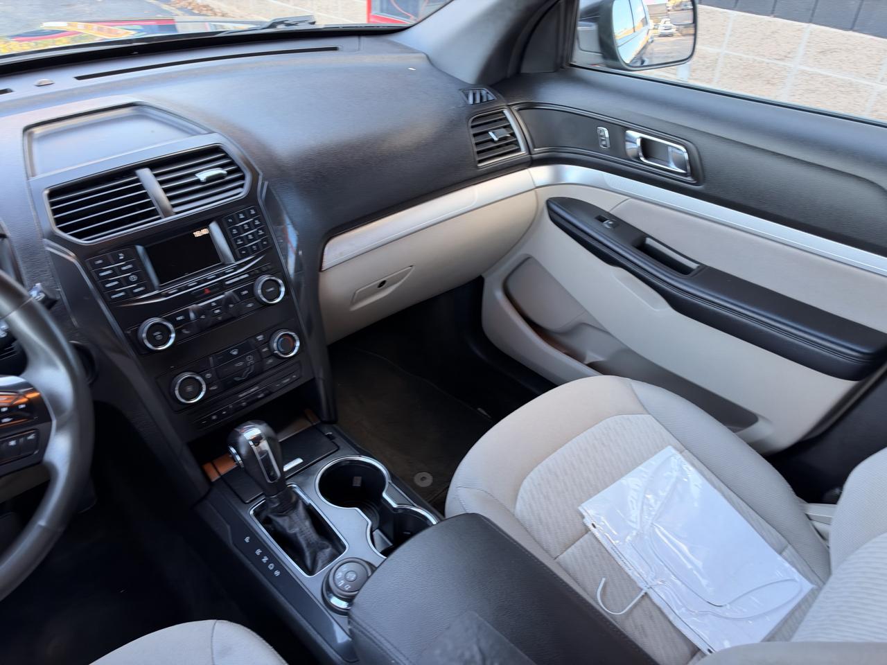 Ford Explorer Base 4WD 2018