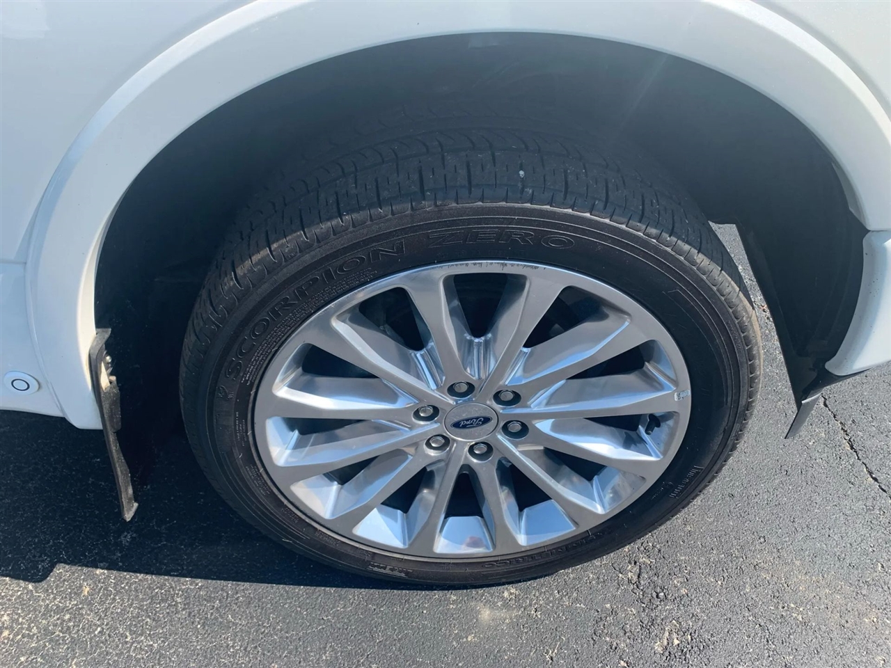 Ford F-150 Limited 4WD SuperCrew 5.5' Box 2020 Ford F-150 Limited 4WD SuperCrew 5.5' Box 2020