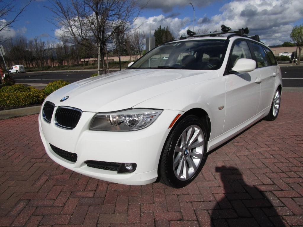 2011 BMW 3-Series Sport Wagon PREMIUM PACKAGE*NAV*LETHER HEATED SEATS*