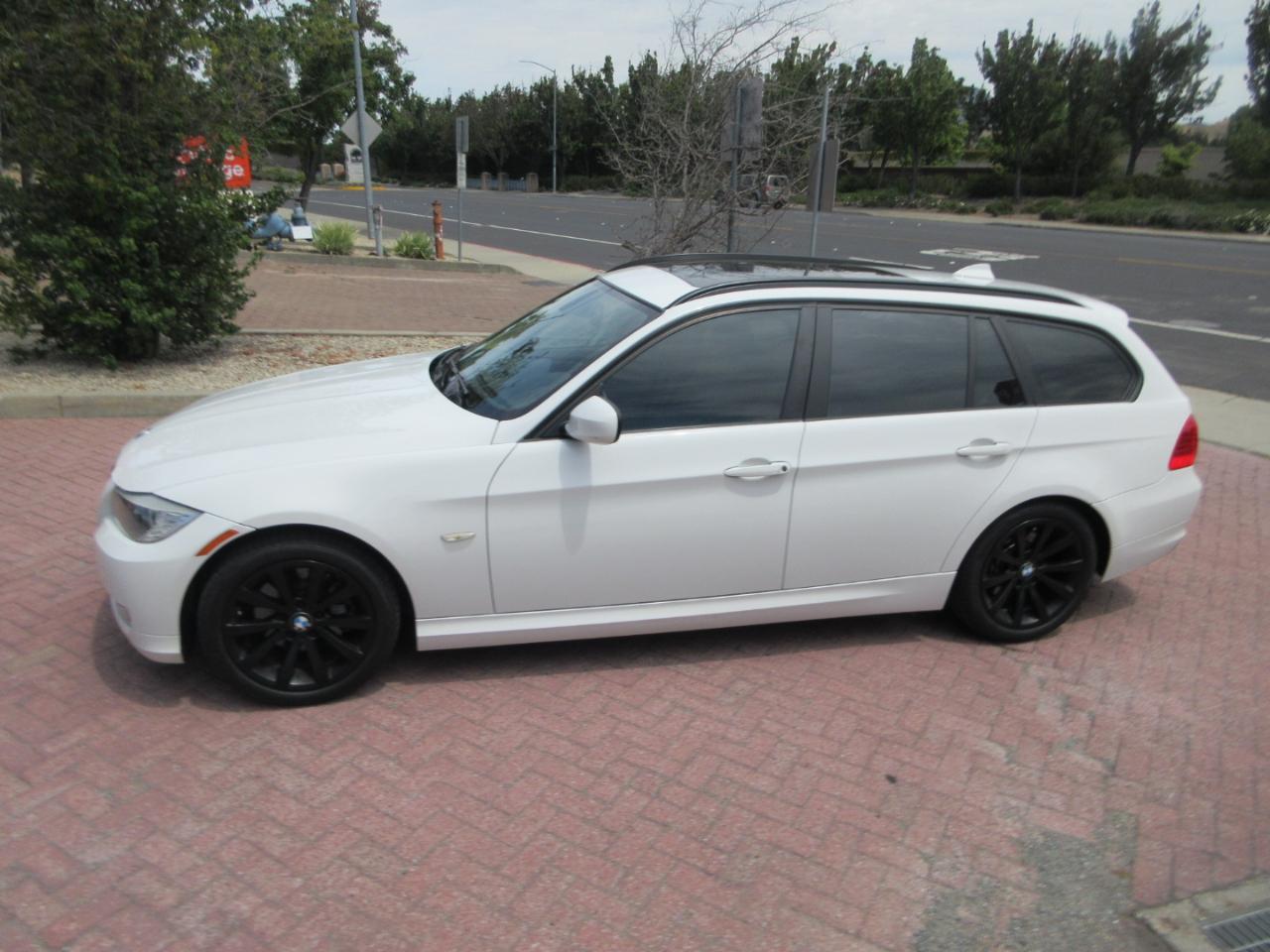 BMW 3-Series Sport Wagon  2011