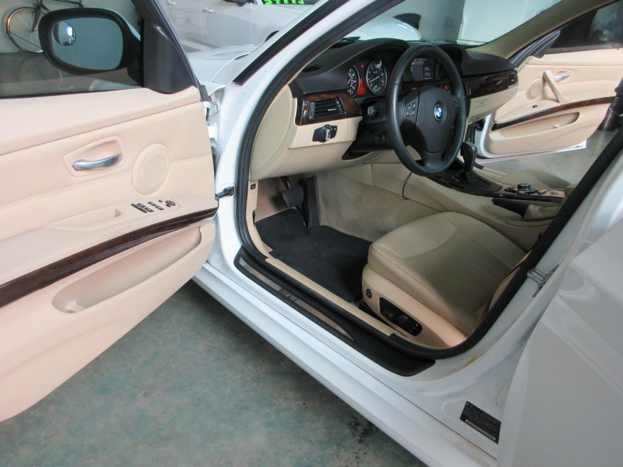 BMW 3-Series Sport Wagon  2011