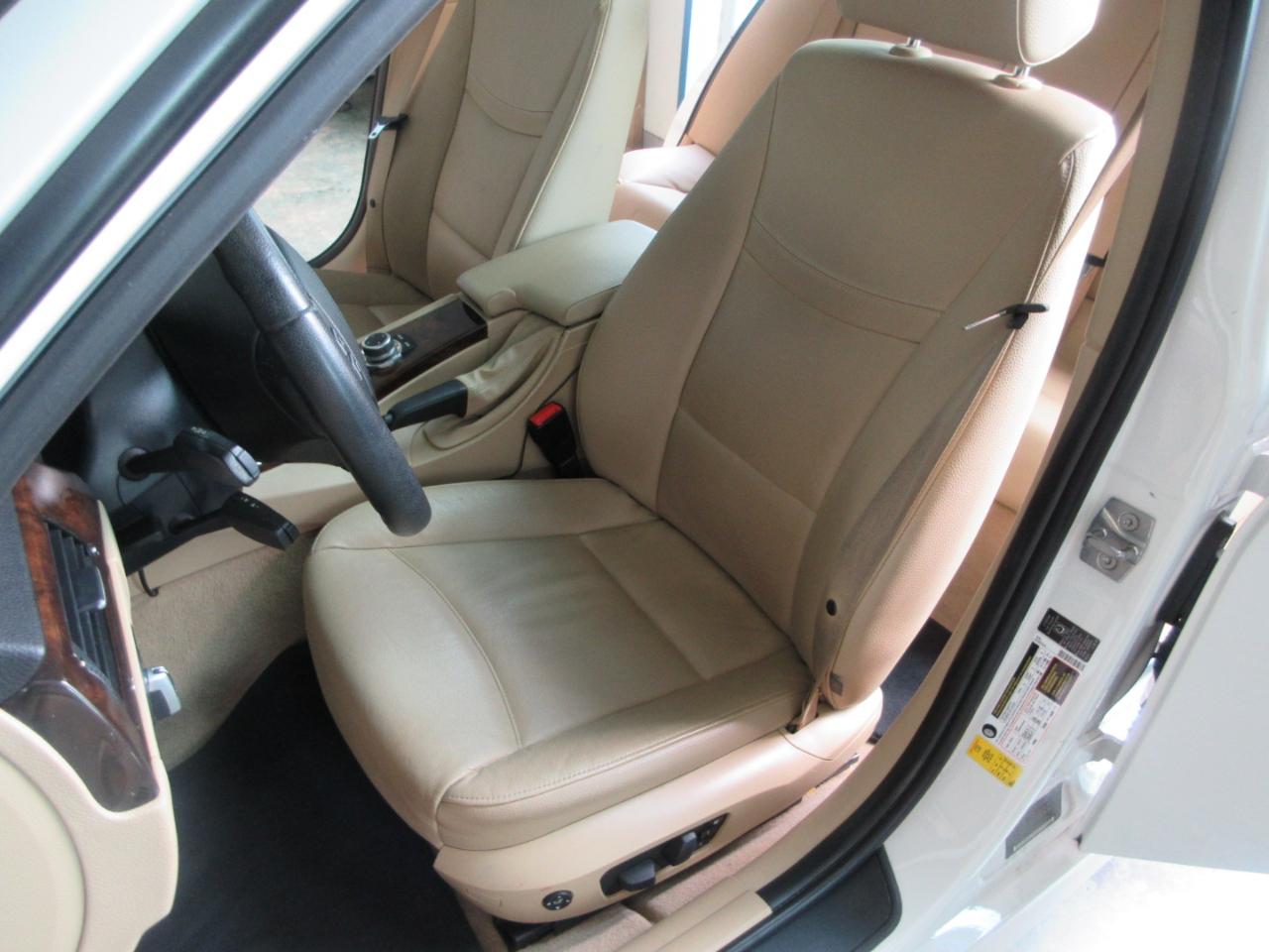 BMW 3-Series Sport Wagon  2011