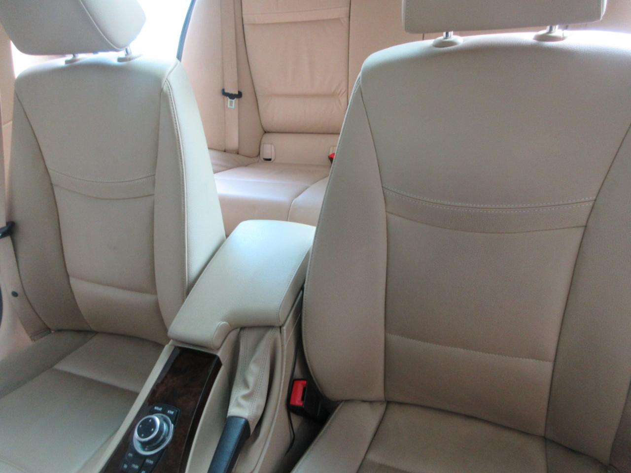 BMW 3-Series Sport Wagon  2011