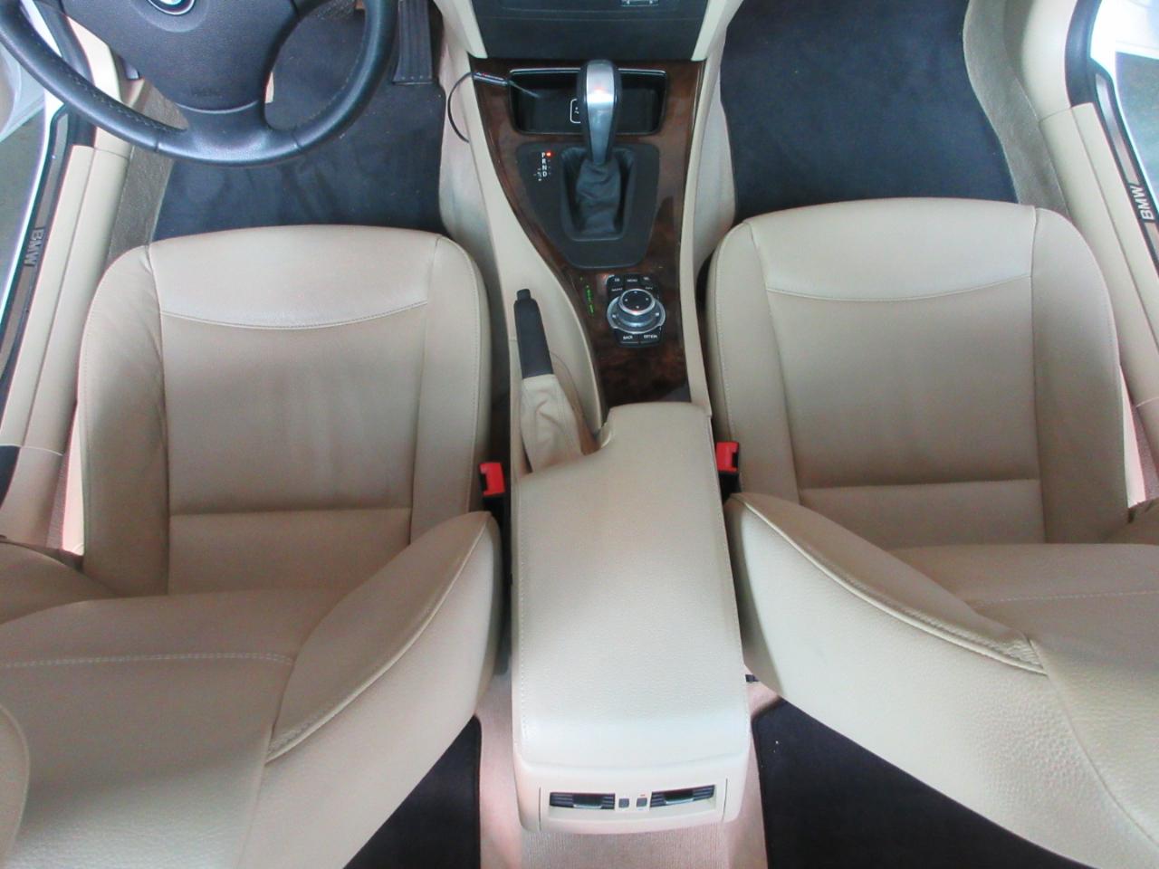BMW 3-Series Sport Wagon  2011