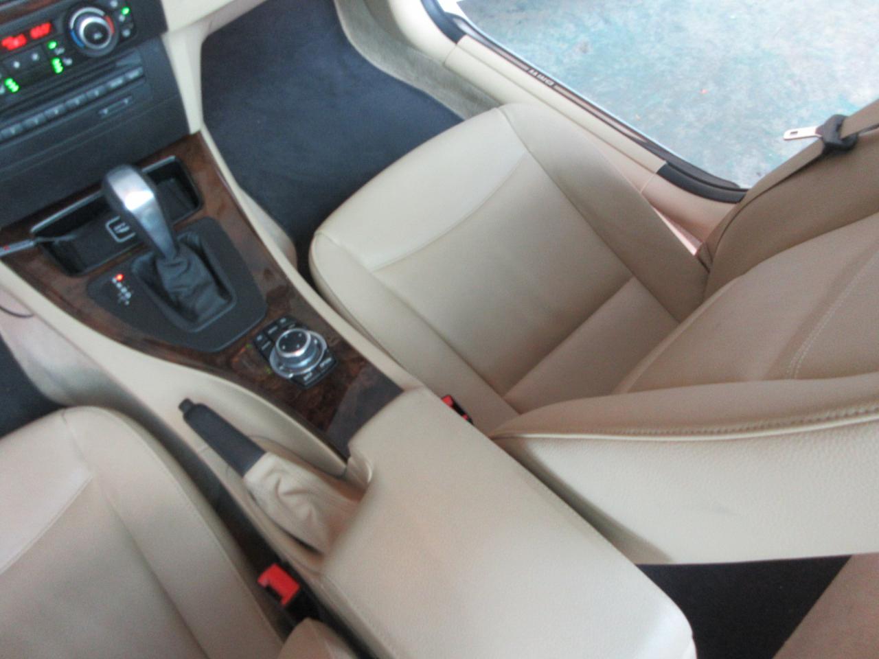BMW 3-Series Sport Wagon  2011