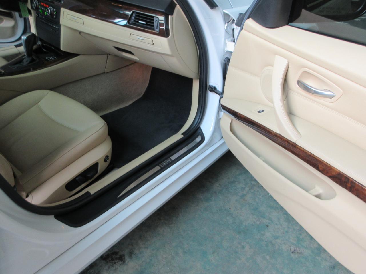 BMW 3-Series Sport Wagon  2011
