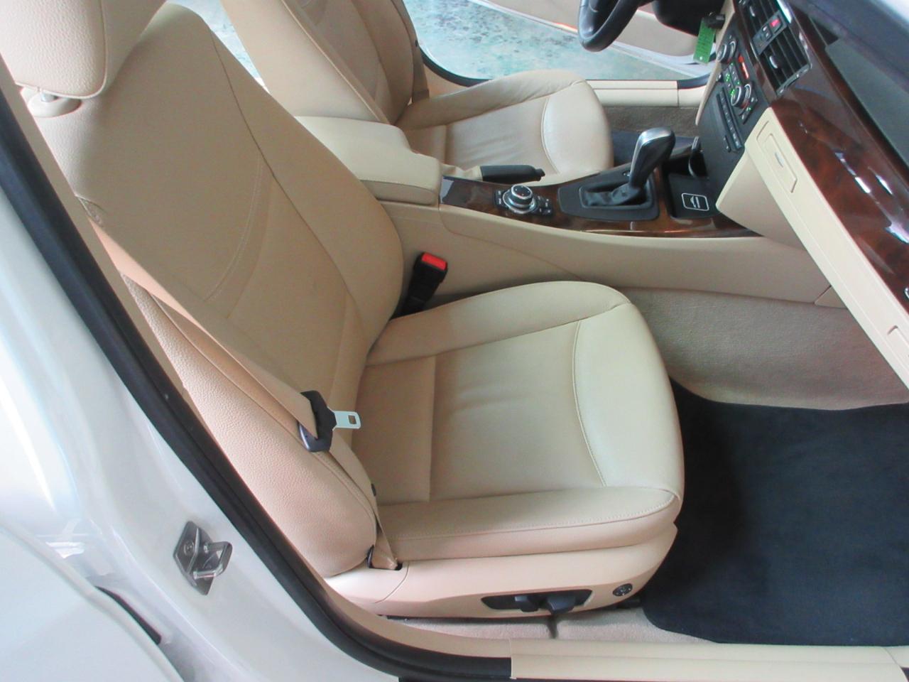 BMW 3-Series Sport Wagon  2011