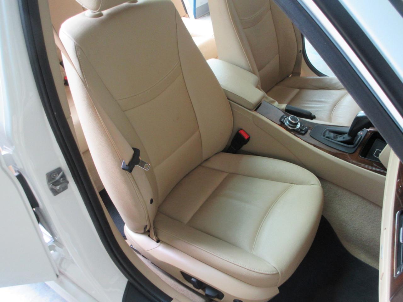 BMW 3-Series Sport Wagon  2011