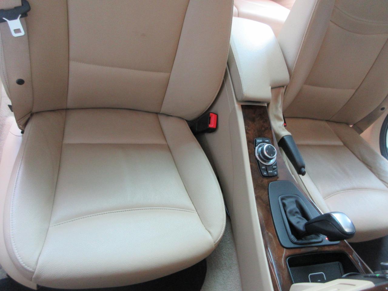 BMW 3-Series Sport Wagon  2011
