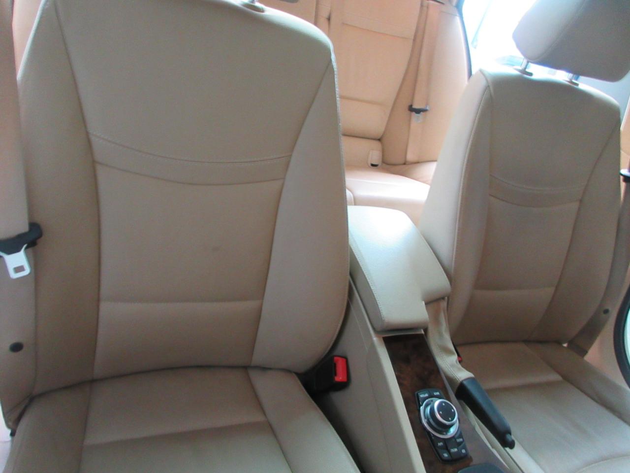BMW 3-Series Sport Wagon  2011