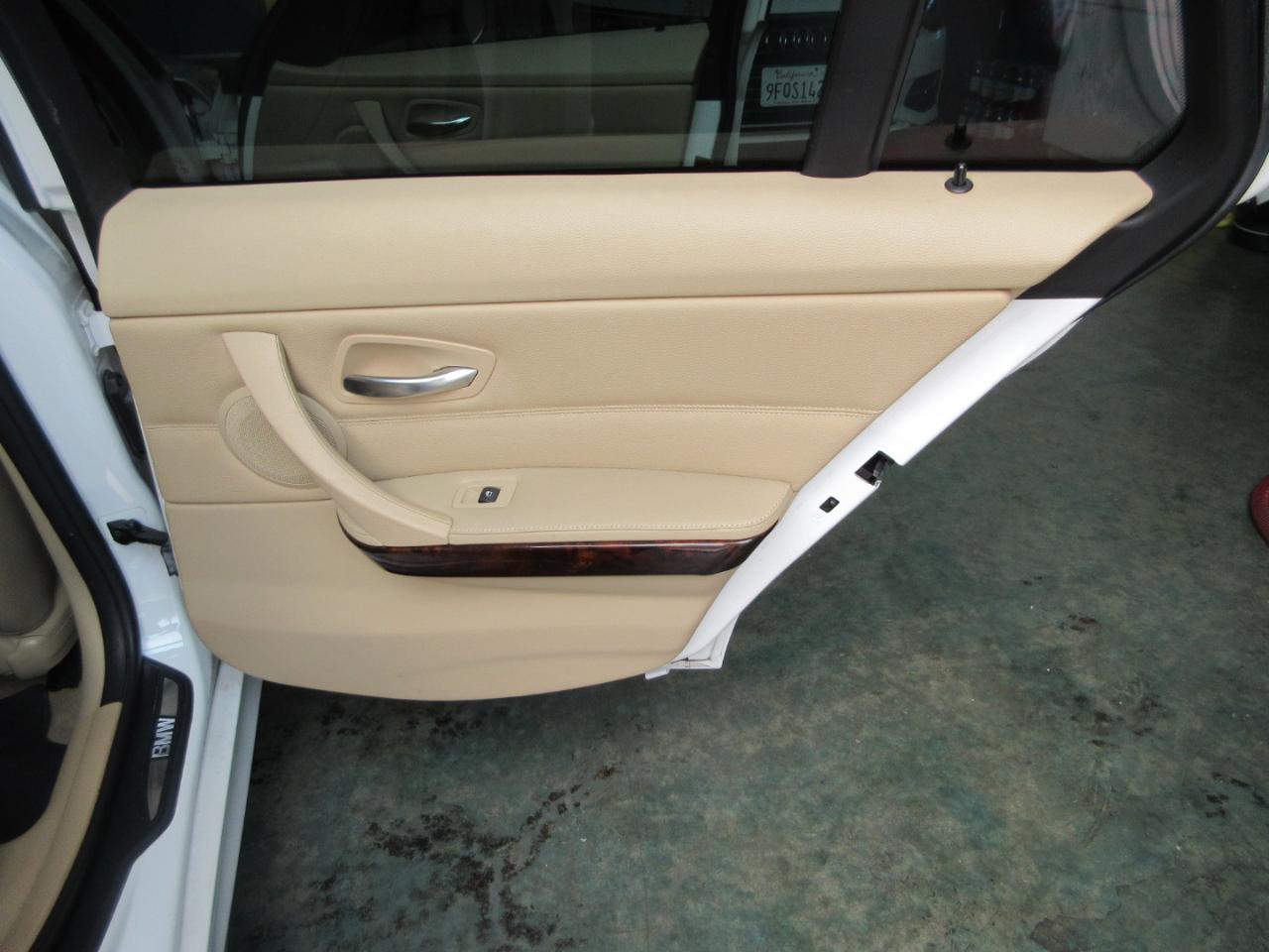 BMW 3-Series Sport Wagon  2011