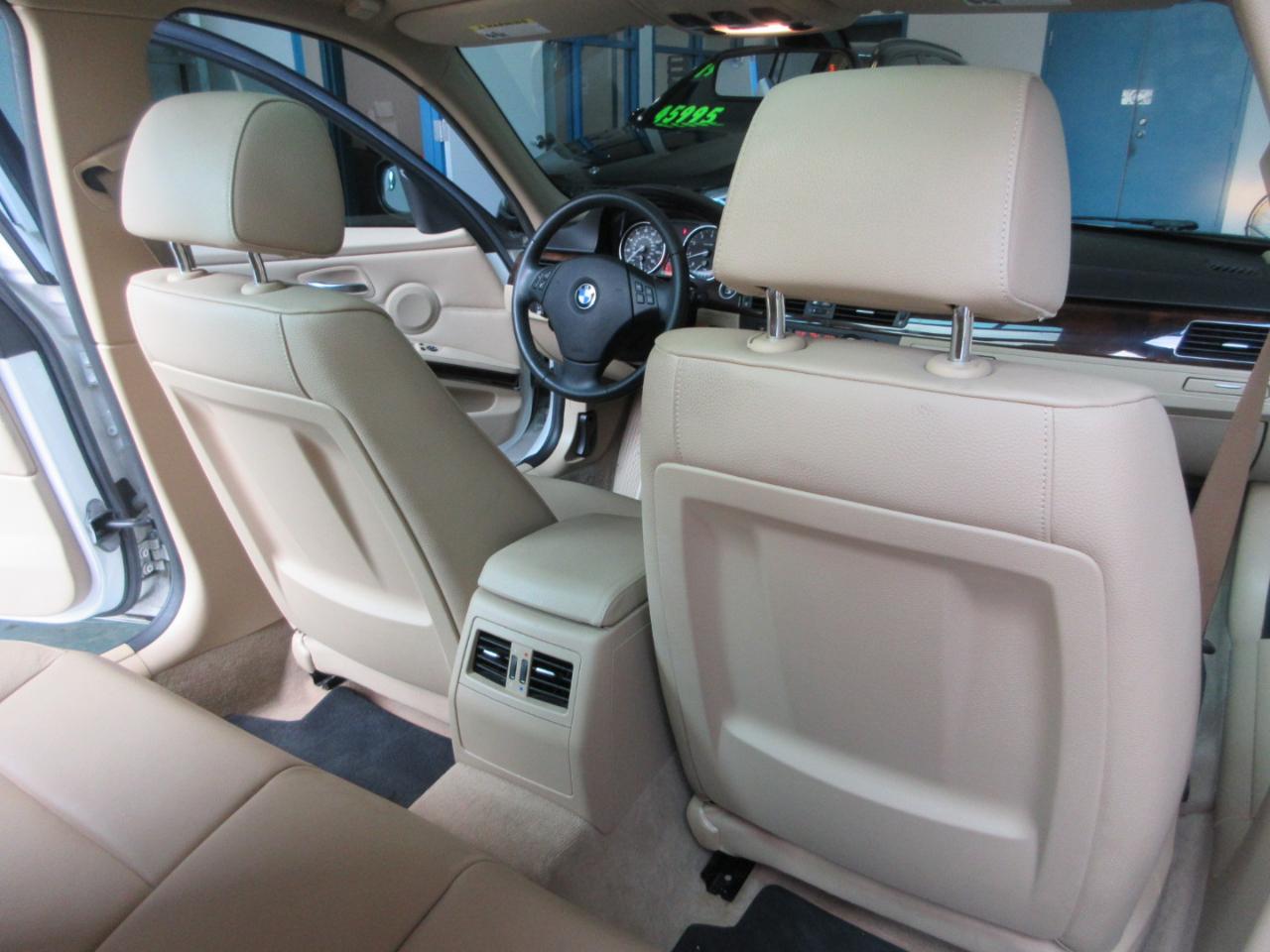 BMW 3-Series Sport Wagon  2011