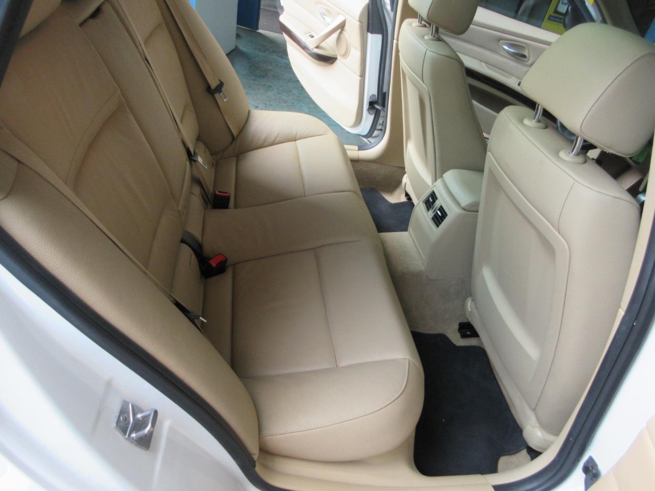 BMW 3-Series Sport Wagon  2011