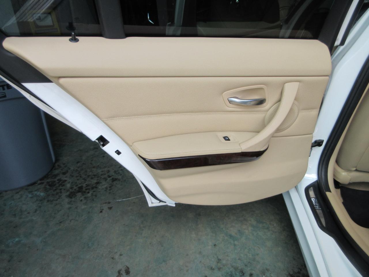 BMW 3-Series Sport Wagon  2011