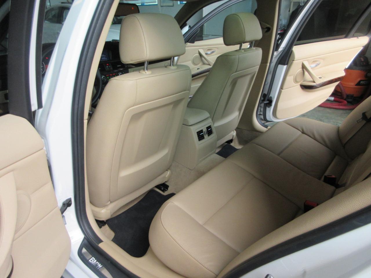 BMW 3-Series Sport Wagon  2011