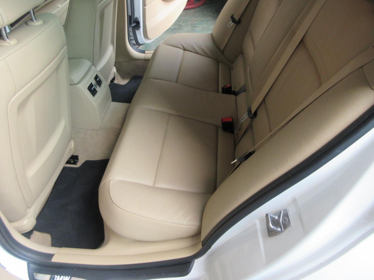 BMW 3-Series Sport Wagon  2011