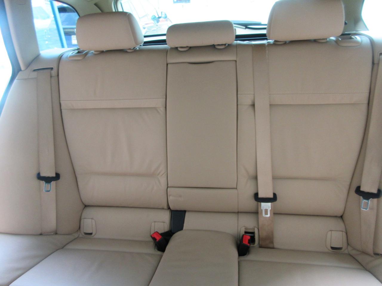 BMW 3-Series Sport Wagon  2011