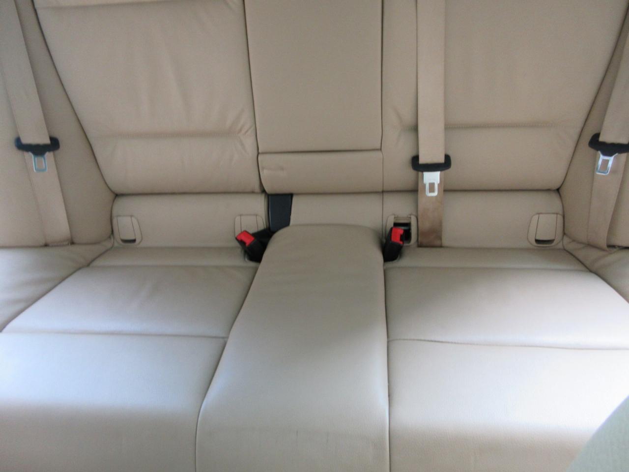 BMW 3-Series Sport Wagon  2011