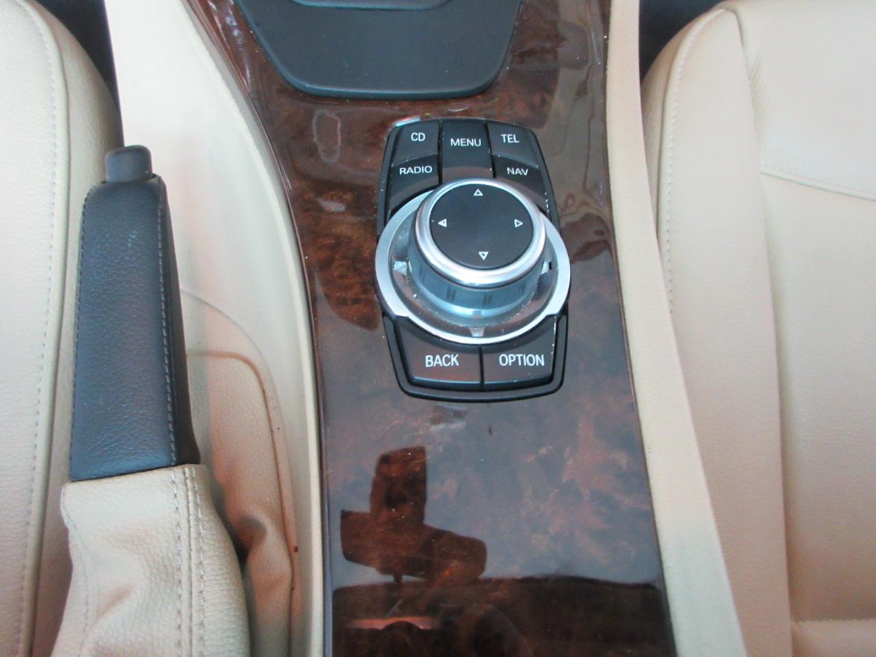 BMW 3-Series Sport Wagon  2011