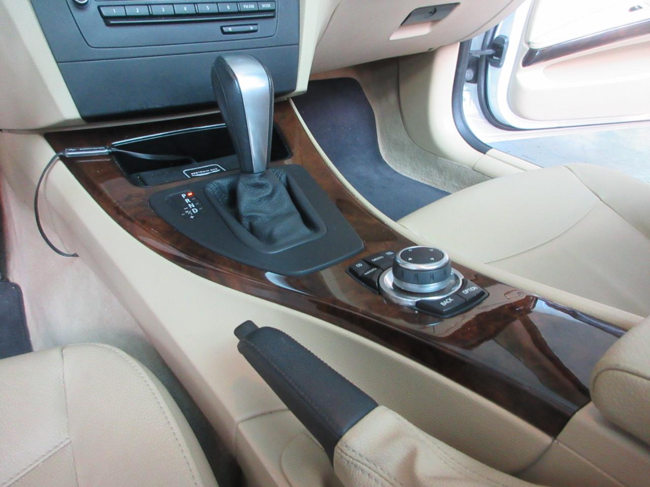 BMW 3-Series Sport Wagon  2011