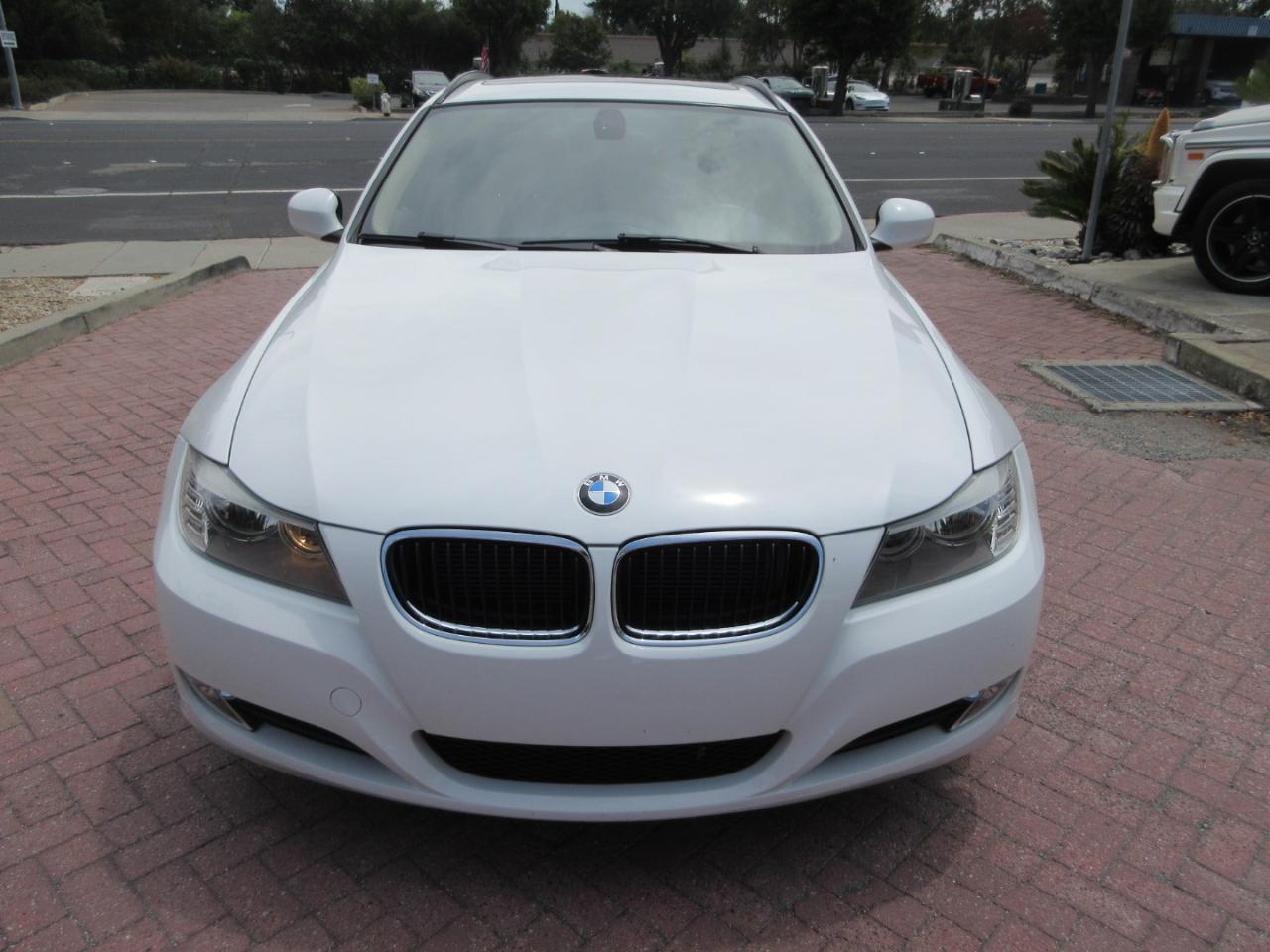 BMW 3-Series Sport Wagon  2011