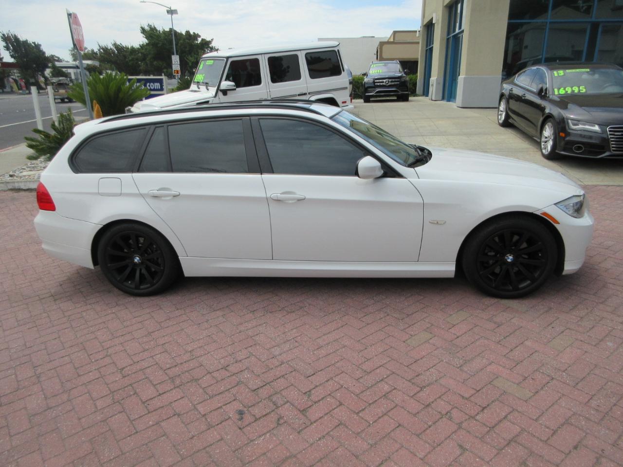 BMW 3-Series Sport Wagon  2011