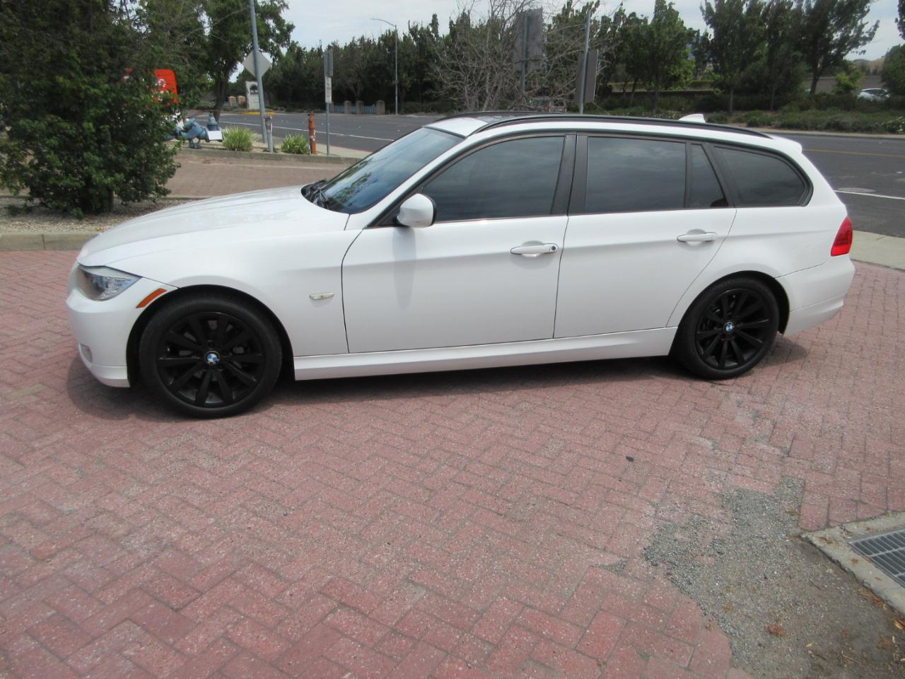 BMW 3-Series Sport Wagon  2011