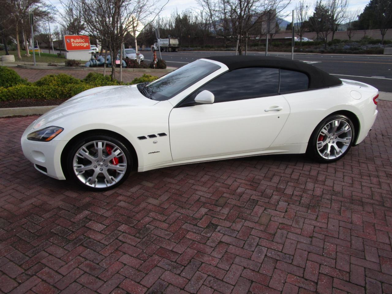 2015 Maserati GranTurismo Convertible SPORT PKG**NAV*SAT*LUMBR HEAT SEATS*20'' WHEEL PKG
