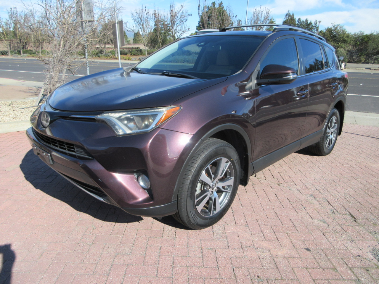 2017 Toyota RAV4 XLE AWD**PANO**LANE KEEP**BLIND SPOT**
