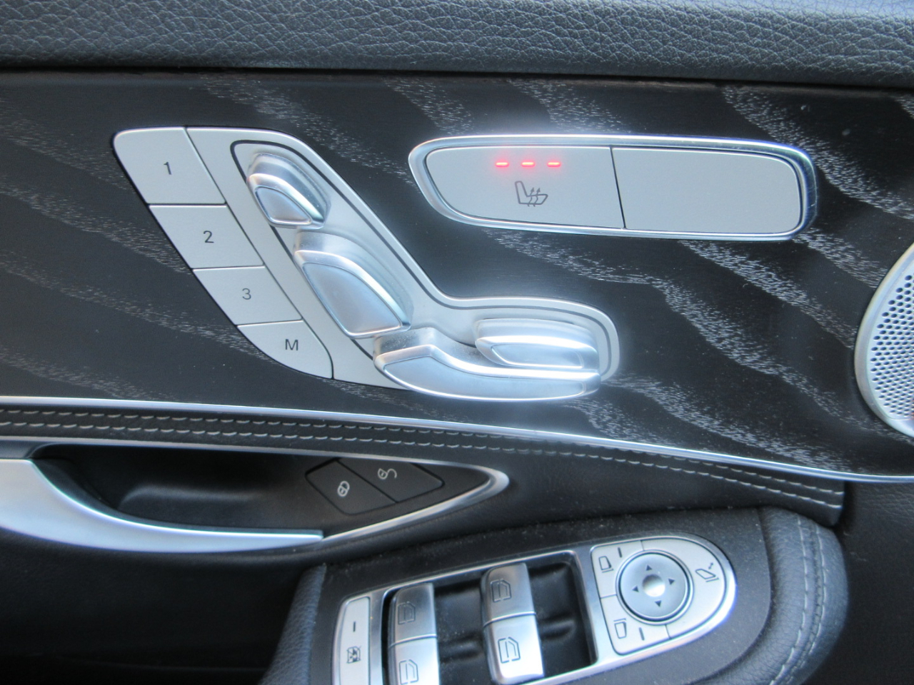 Mercedes-Benz C300  2015