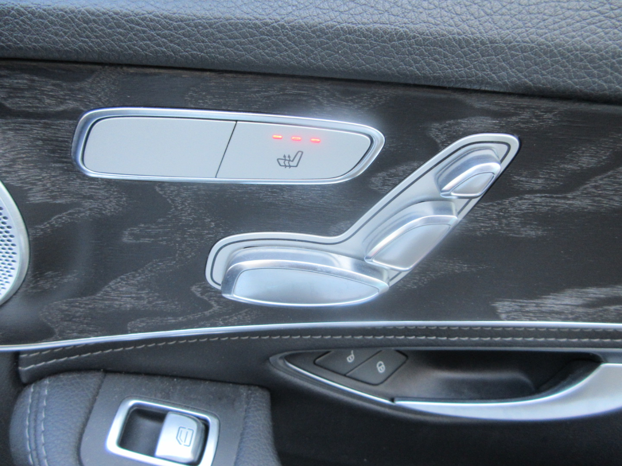 Mercedes-Benz C300  2015