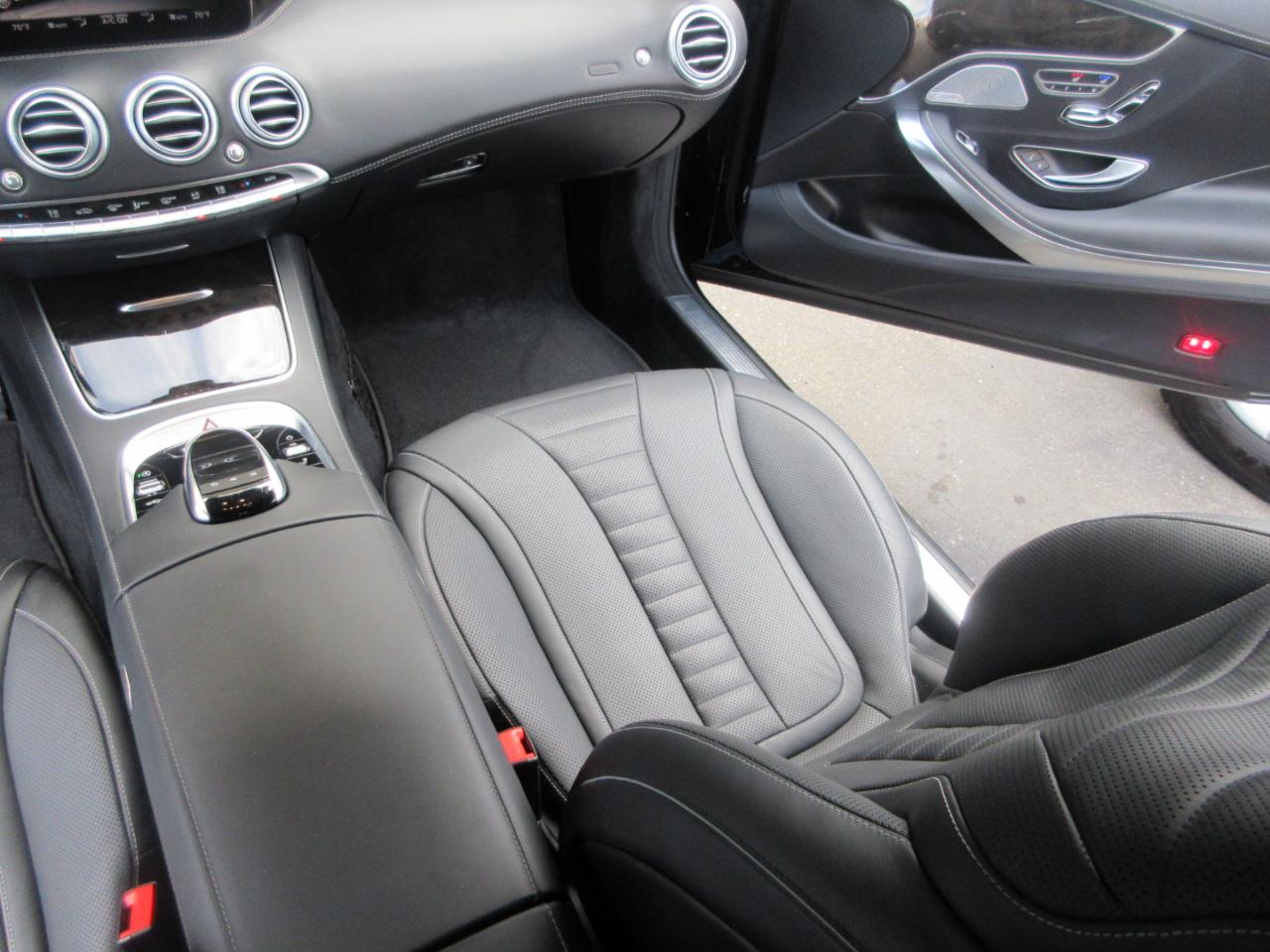 Mercedes-Benz S560  2020