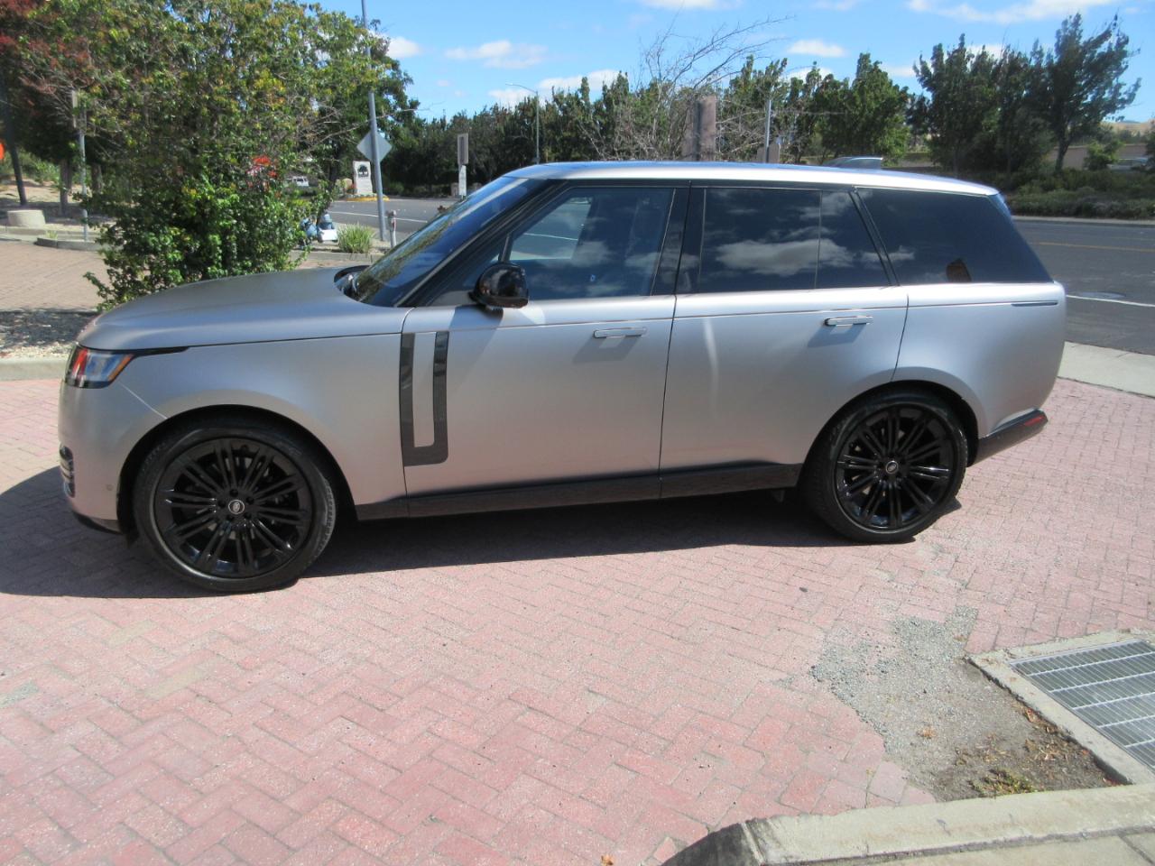 Land Rover Range Rover P400 SE SWB 2023