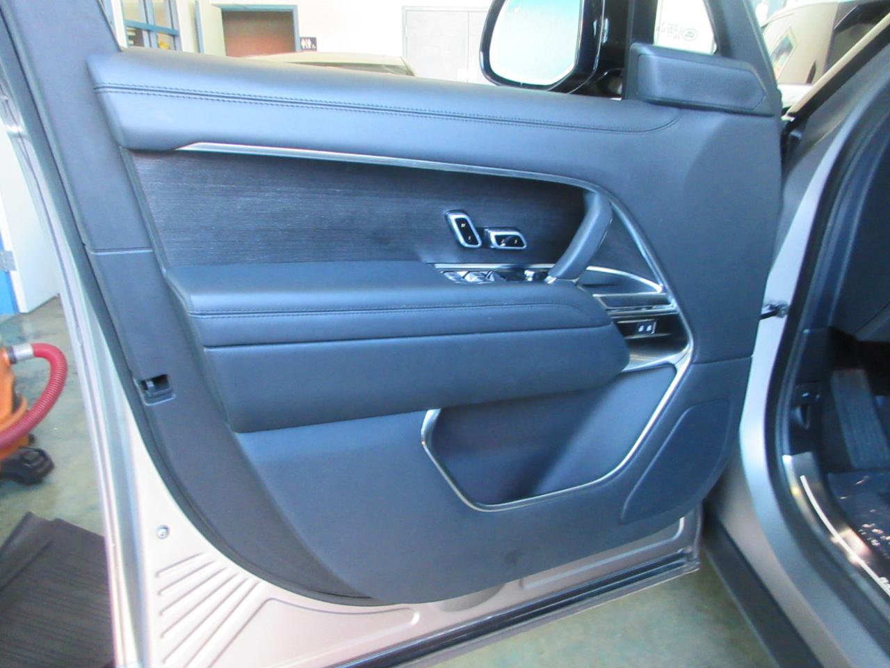 Land Rover Range Rover P400 SE SWB 2023