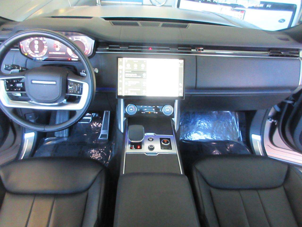 Land Rover Range Rover P400 SE SWB 2023