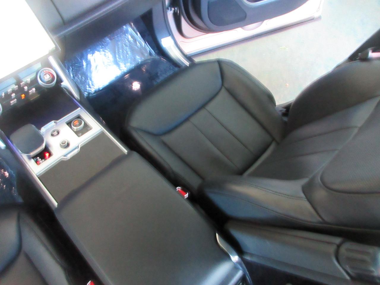 Land Rover Range Rover P400 SE SWB 2023