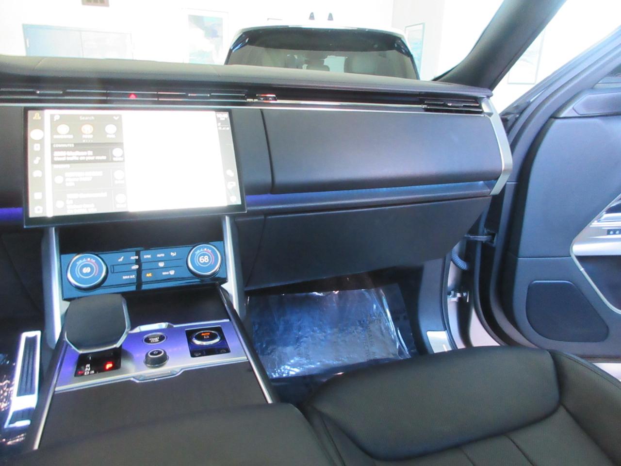 Land Rover Range Rover P400 SE SWB 2023