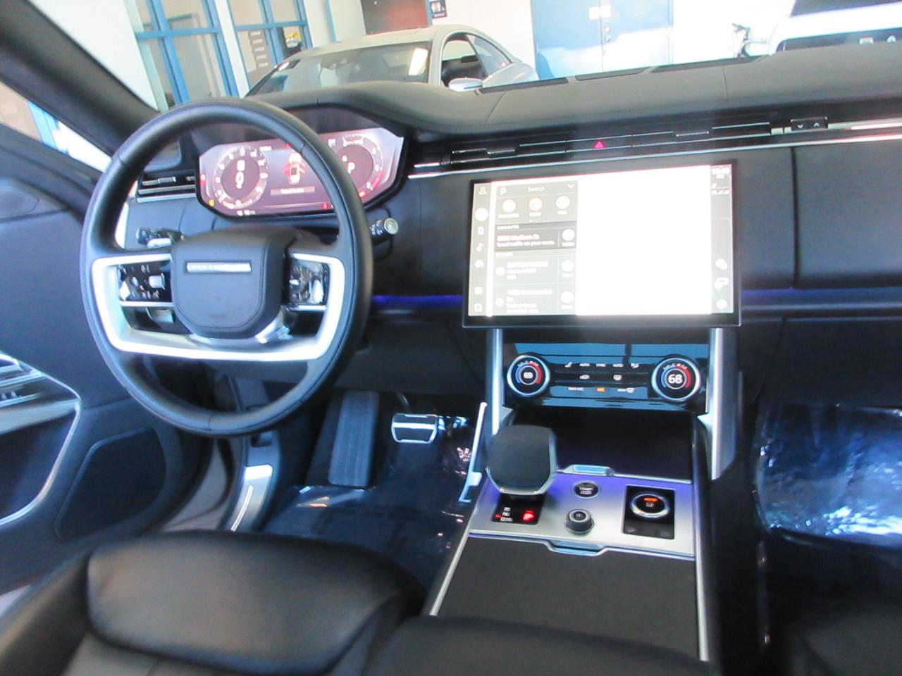 Land Rover Range Rover P400 SE SWB 2023
